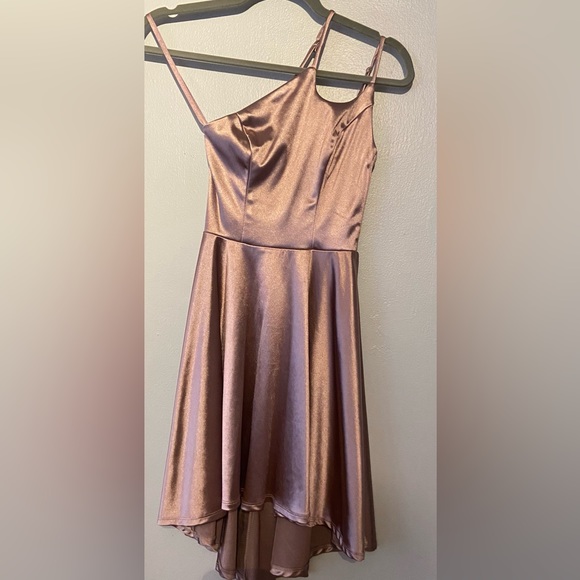 City Studio Junior dress size 0, one shoulder gold pink, worn once. - Picture 2 of 6